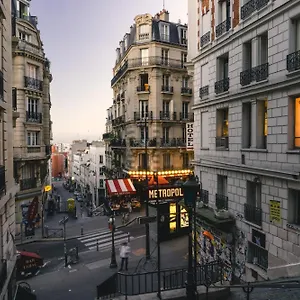 Madelaine - Opera Apartment