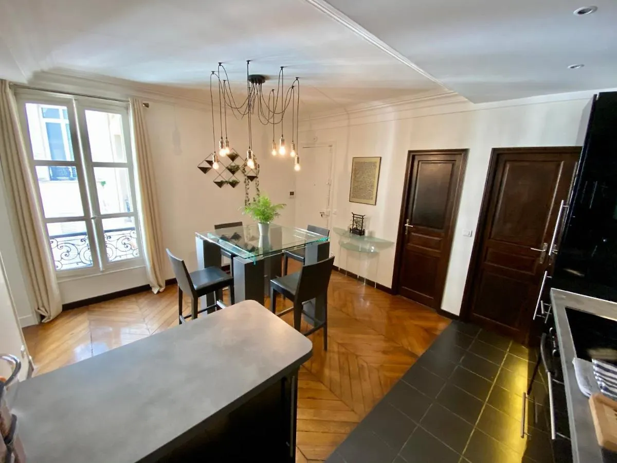 Appartement Moderne - Champs Elysees Haussmann Paris 0*,  France