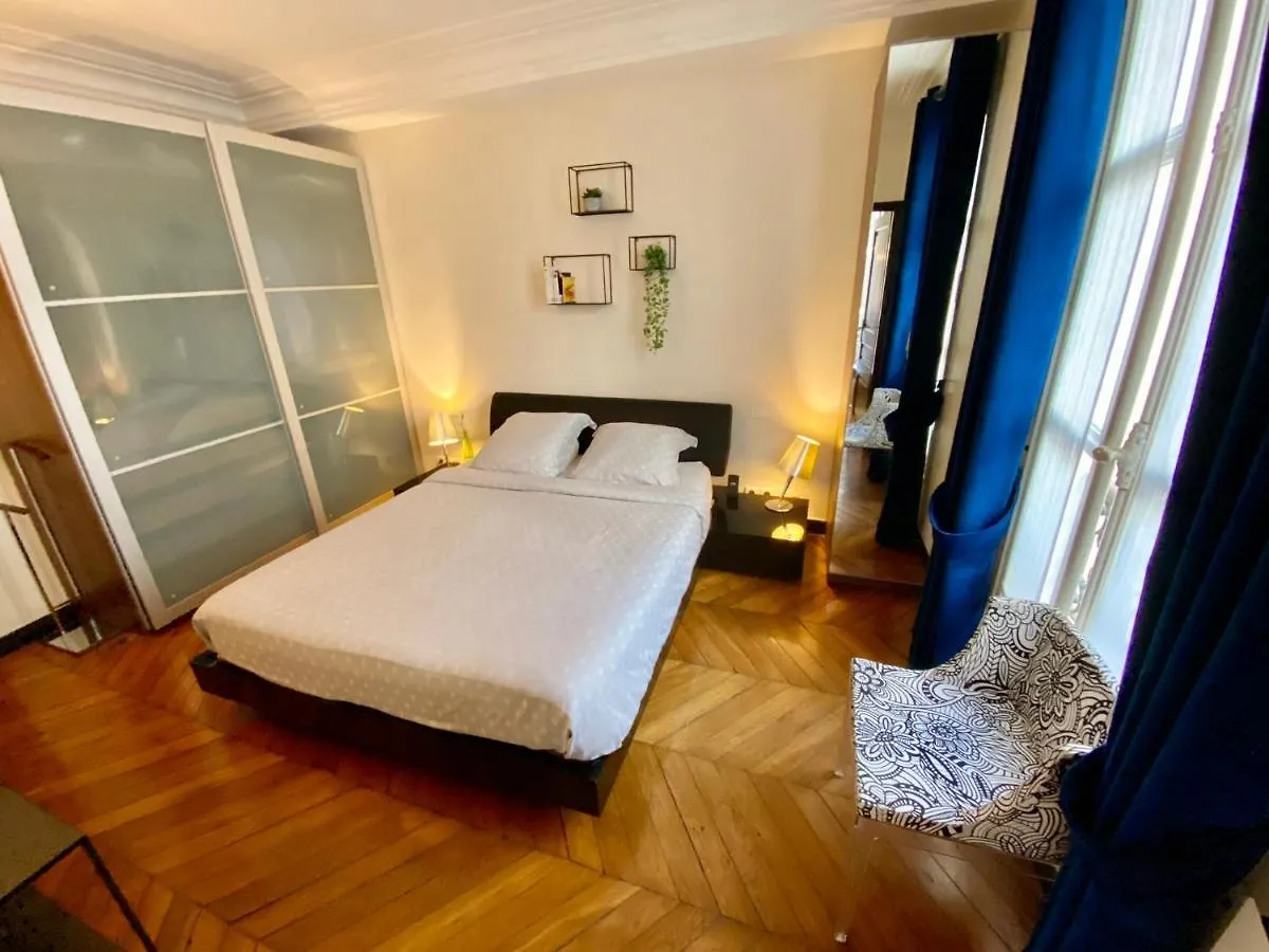 Appartement Moderne - Champs Elysees Haussmann Paris Apartment