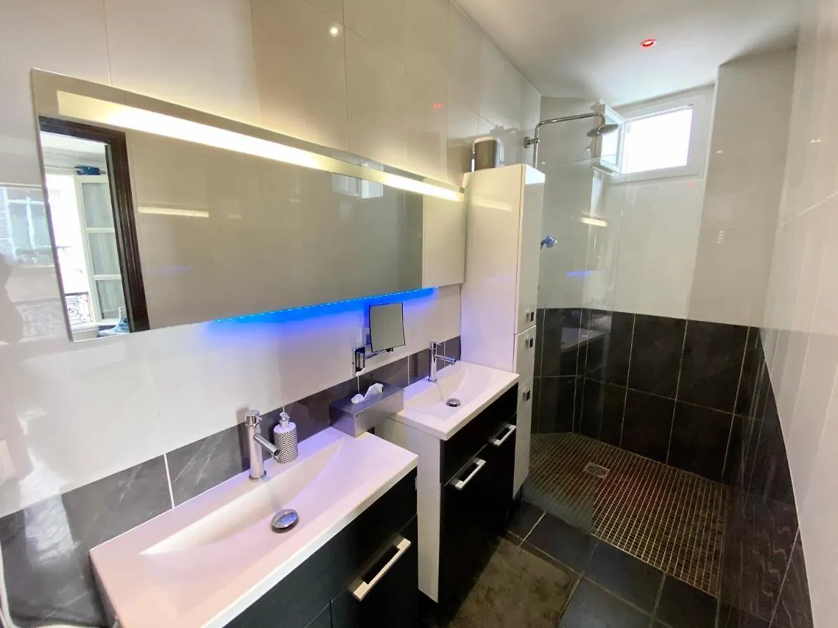 Appartement Moderne - Champs Elysees Haussmann Paris 0*,  France